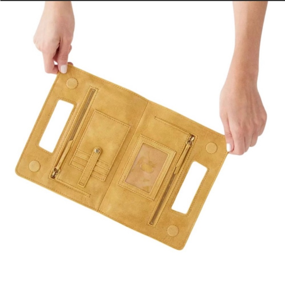 New with tags Hobo Ace clutch